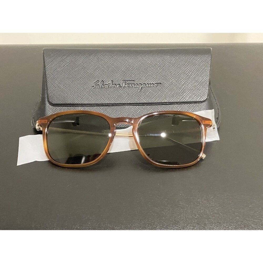 New Ferragamo Slim Temple Classic Square Sunglasses Tortoise Case SF2846S Italy - Picture 4 of 8